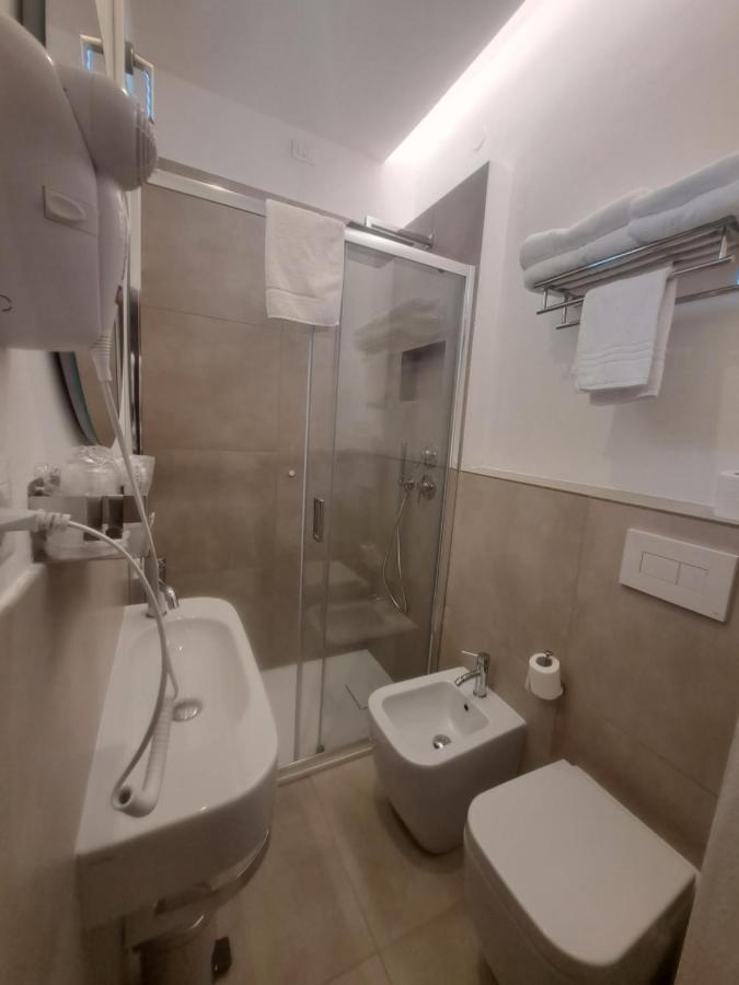 Hotel Trieste سينِغاليا المظهر الخارجي الصورة