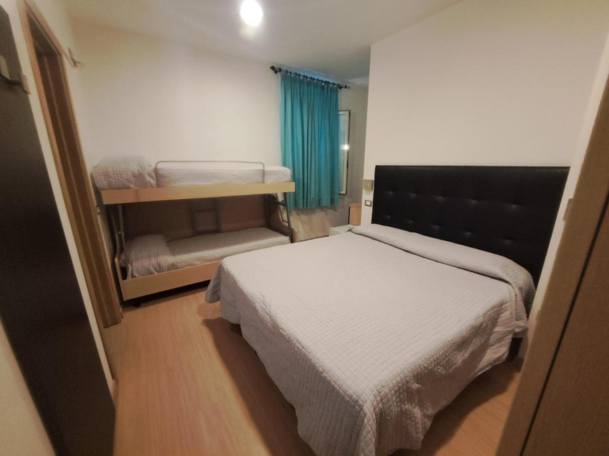 Hotel Trieste سينِغاليا المظهر الخارجي الصورة