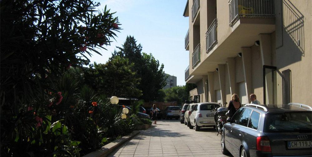 Hotel Trieste سينِغاليا المظهر الخارجي الصورة